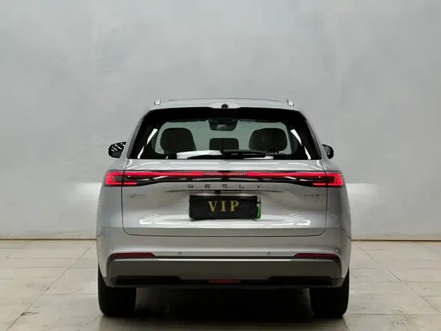 Geely Galaxy Starship 7 EM-i — Фото автомобиля 8