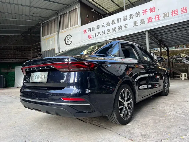Geely Emgrand — Фото автомобиля 20