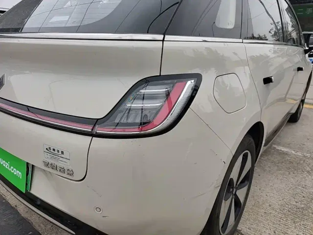 Baojun Cloud — Фото автомобиля 7