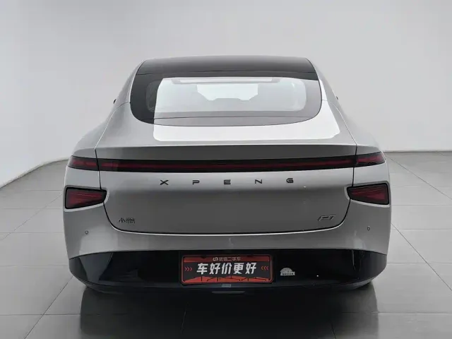 Xpeng P7 — Фото автомобиля 4