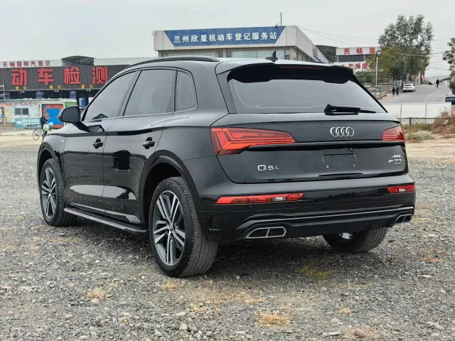 Audi Q5L — Фото автомобиля 6