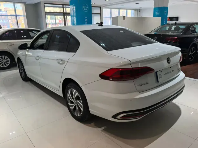Volkswagen Bora — Фото автомобиля 6