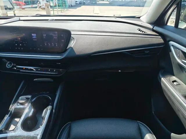 Buick Envision Plus — Фото автомобиля 15