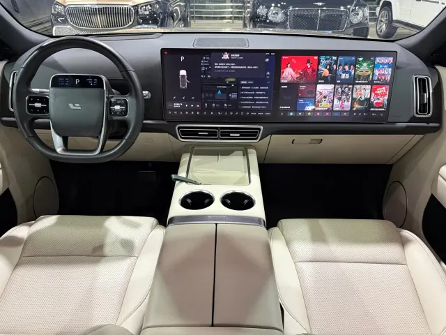 Li Auto L8 — Фото автомобиля 12