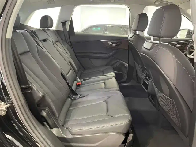 Audi Q7 — Фото автомобиля 8