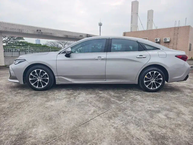 Toyota Avalon — Фото автомобиля 4
