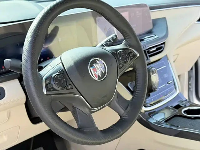 Buick GL8 — Фото автомобиля 2