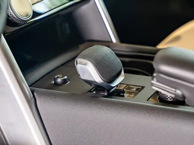 Land Rover Discovery — Фото автомобиля 16