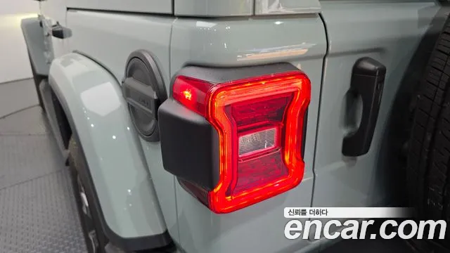 Jeep Wrangler Wrangler (JL) 2.0 Sahara Power Top 4 двери — Фото автомобиля 16