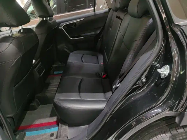 Toyota RAV4 — Фото автомобиля 16