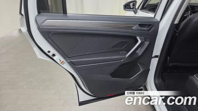 Volkswagen Tiguan — Фото автомобиля 14