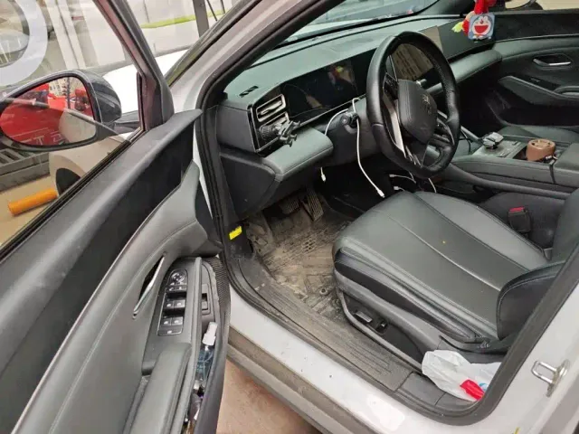 BYD Qin L — Фото автомобиля 12