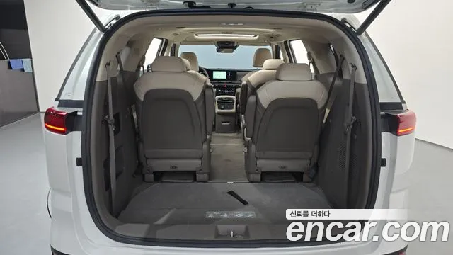 Kia Carnival — Фото автомобиля 27