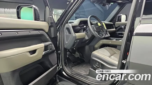 Land Rover Defender — Фото автомобиля 10