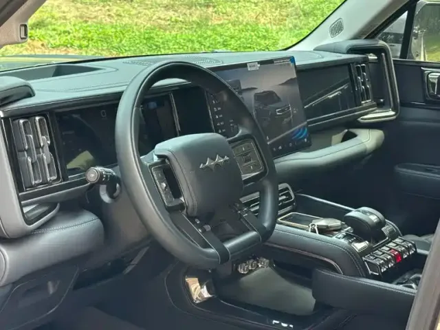 BYD FangChengBao Leopard 5 — Фото автомобиля 6