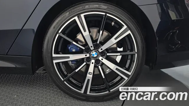 BMW 5 Series G60 — Фото автомобиля 21