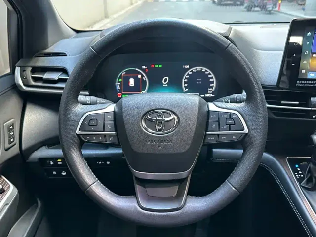 Toyota Granvia — Фото автомобиля 12