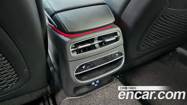 Genesis GV70 2.5T Бензин AWD — Фото автомобиля 18