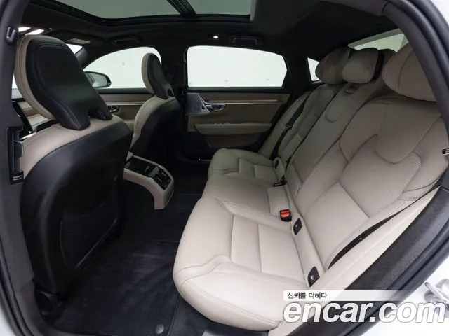 Volvo S90 — Фото автомобиля 12