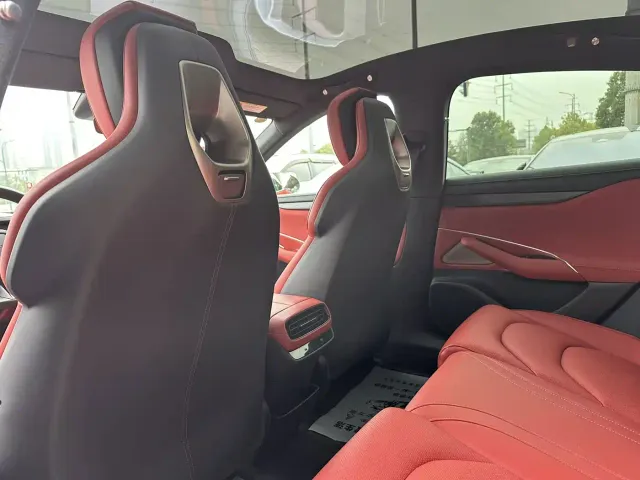 Xiaomi SU7 — Фото автомобиля 15