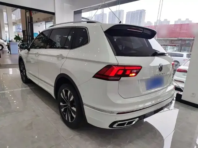 Volkswagen Tiguan L — Фото автомобиля 4