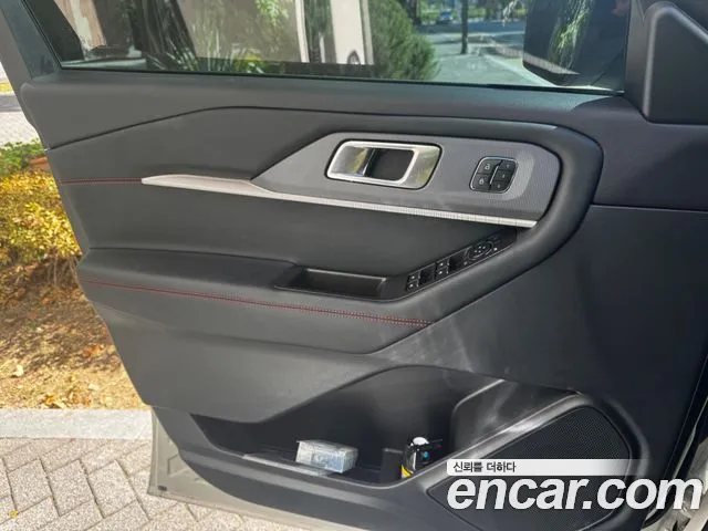 Ford Explorer — Фото автомобиля 16