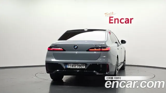 BMW 7-Series 7 серия (G70) 740i sDrive M Sport Individual — Фото автомобиля 4