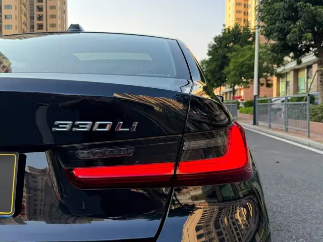 BMW 3 Series — Фото автомобиля 12