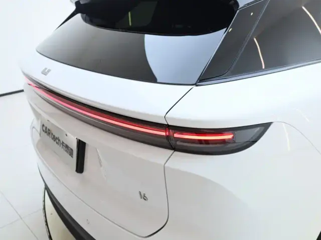 Li Auto i6 — Фото автомобиля 12