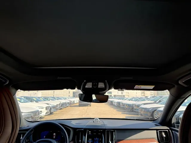 Volvo XC60 — Фото автомобиля 20