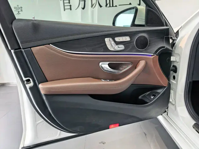 Mercedes-Benz E-Class — Фото автомобиля 7