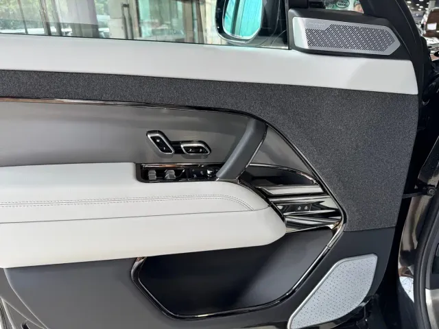 Land Rover Range Rover Sport — Фото автомобиля 17