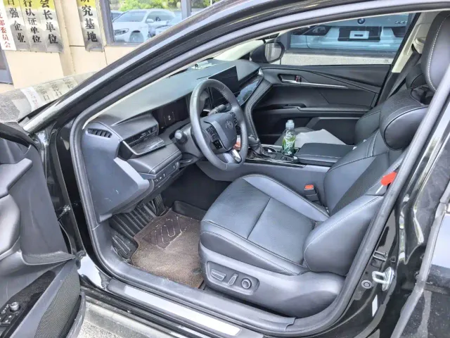 Toyota Camry — Фото автомобиля 6