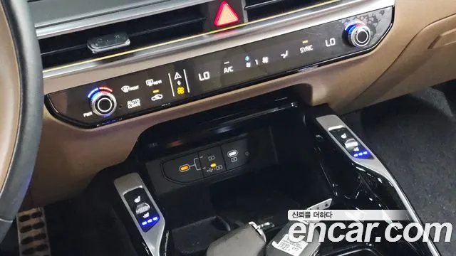 Kia Sorento Новый Sorento 4 поколение Бензин 2.5T 2WD — Фото автомобиля 16