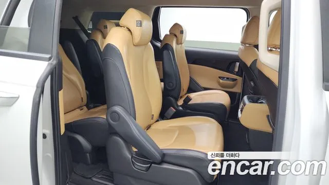 Kia Canival Carnival 4 поколение 9 мест Prestige — Фото автомобиля 12
