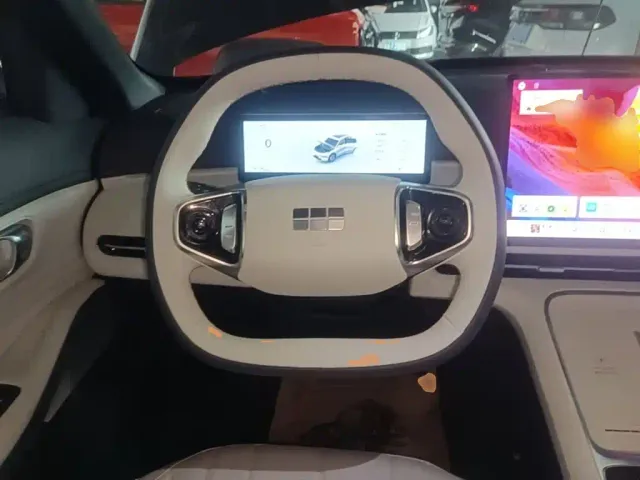 Geely Galaxy Starship 7 EM-i — Фото автомобиля 8