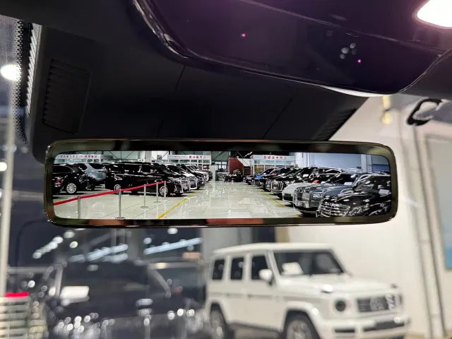 Li Auto L8 — Фото автомобиля 18