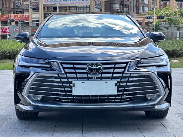 Toyota Avalon — Фото автомобиля 2