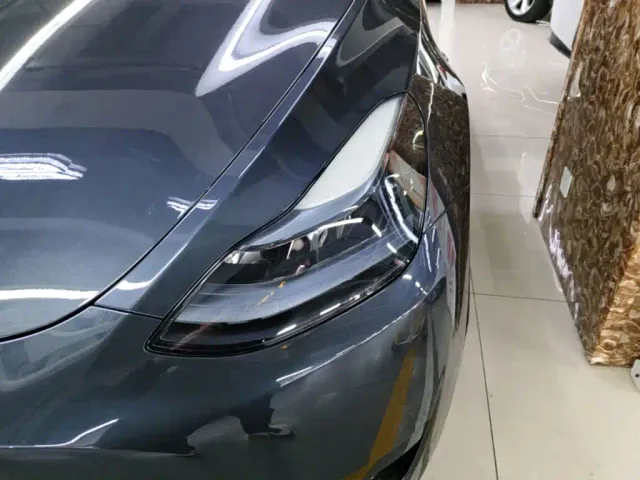 Tesla Model Y — Фото автомобиля 23