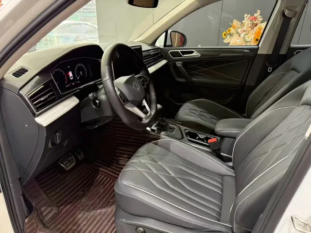 Volkswagen Tiguan L — Фото автомобиля 7