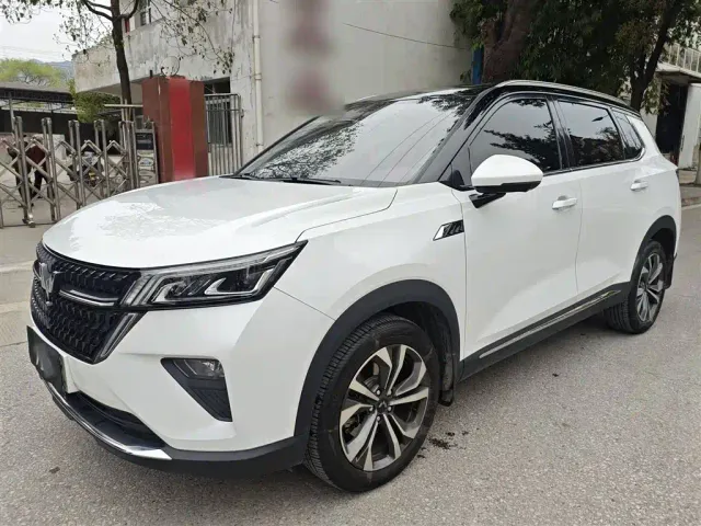 Фотография автомобиля — Wuling Asta