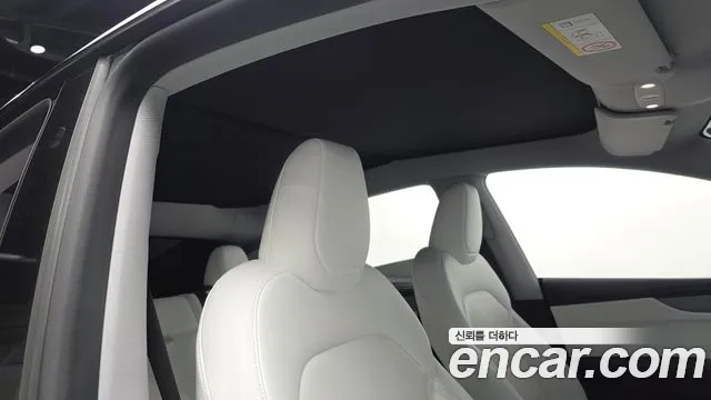 Tesla Model Y — Фото автомобиля 19