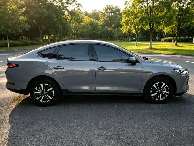 BYD Qin PLUS — Фото автомобиля 5