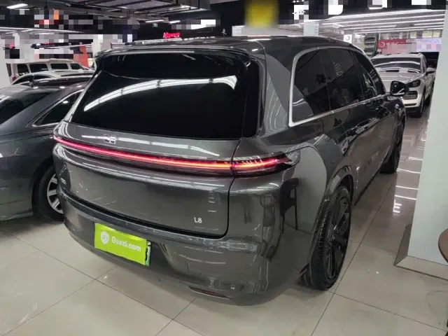 Li Auto L8 — Фото автомобиля 4