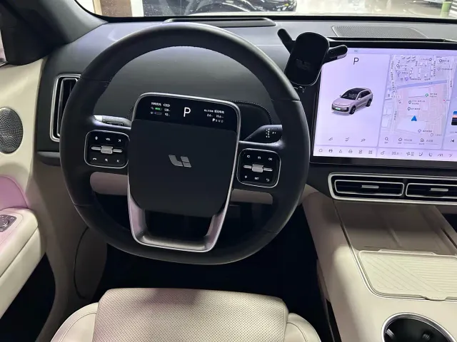 Li Auto L6 — Фото автомобиля 6