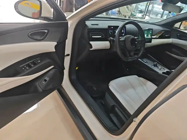 BYD Seal 06 — Фото автомобиля 15