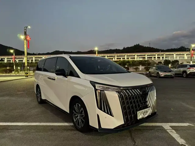 GAC Trumpchi M8 — Фото автомобиля 3
