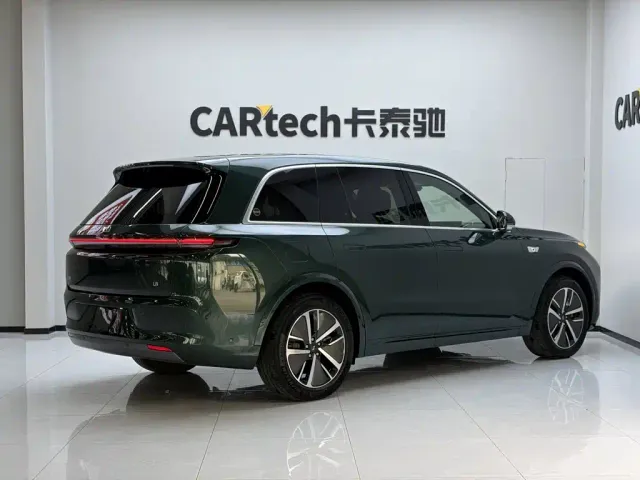 Li Auto L8 — Фото автомобиля 6