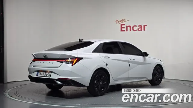 Hyundai Avante CN7 — Фото автомобиля 2
