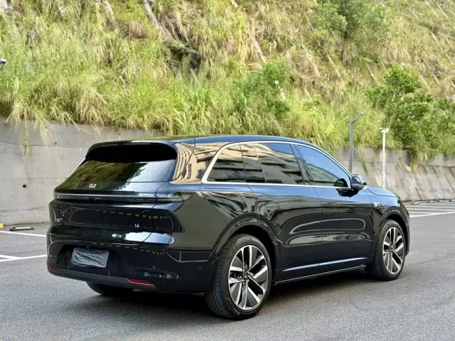 Li Auto L6 — Фото автомобиля 7